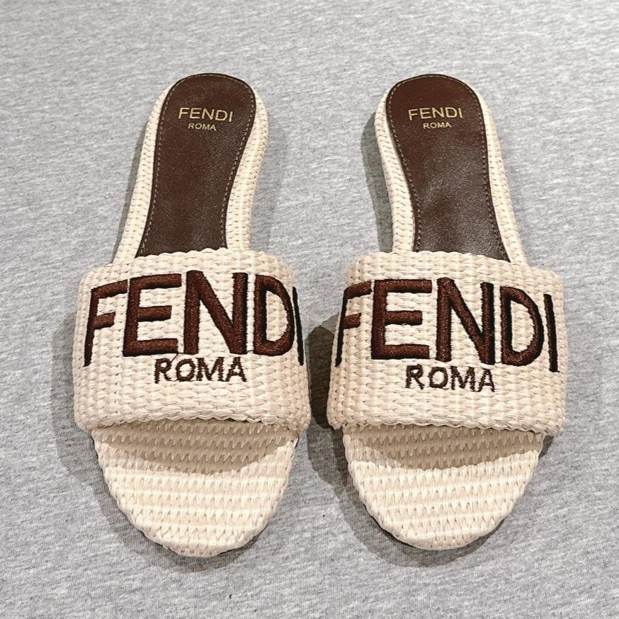 FENDI SIGNATURE MULE SLIDES IN WHITE FIBRE WITH BROWN EMBROIDERED LOGO