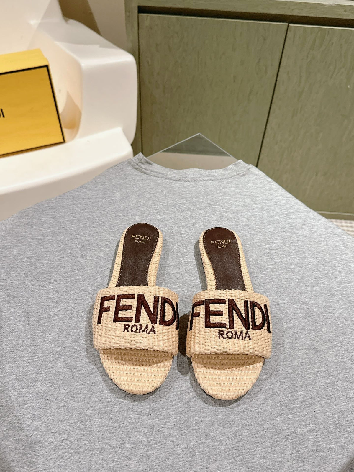 FENDI SIGNATURE MULE SLIDES IN BEIGE FIBRE WITH BROWN EMBROIDERED LOGO