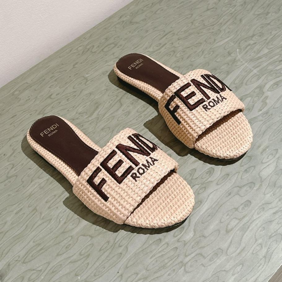 FENDI SIGNATURE MULE SLIDES IN BEIGE FIBRE WITH BROWN EMBROIDERED LOGO