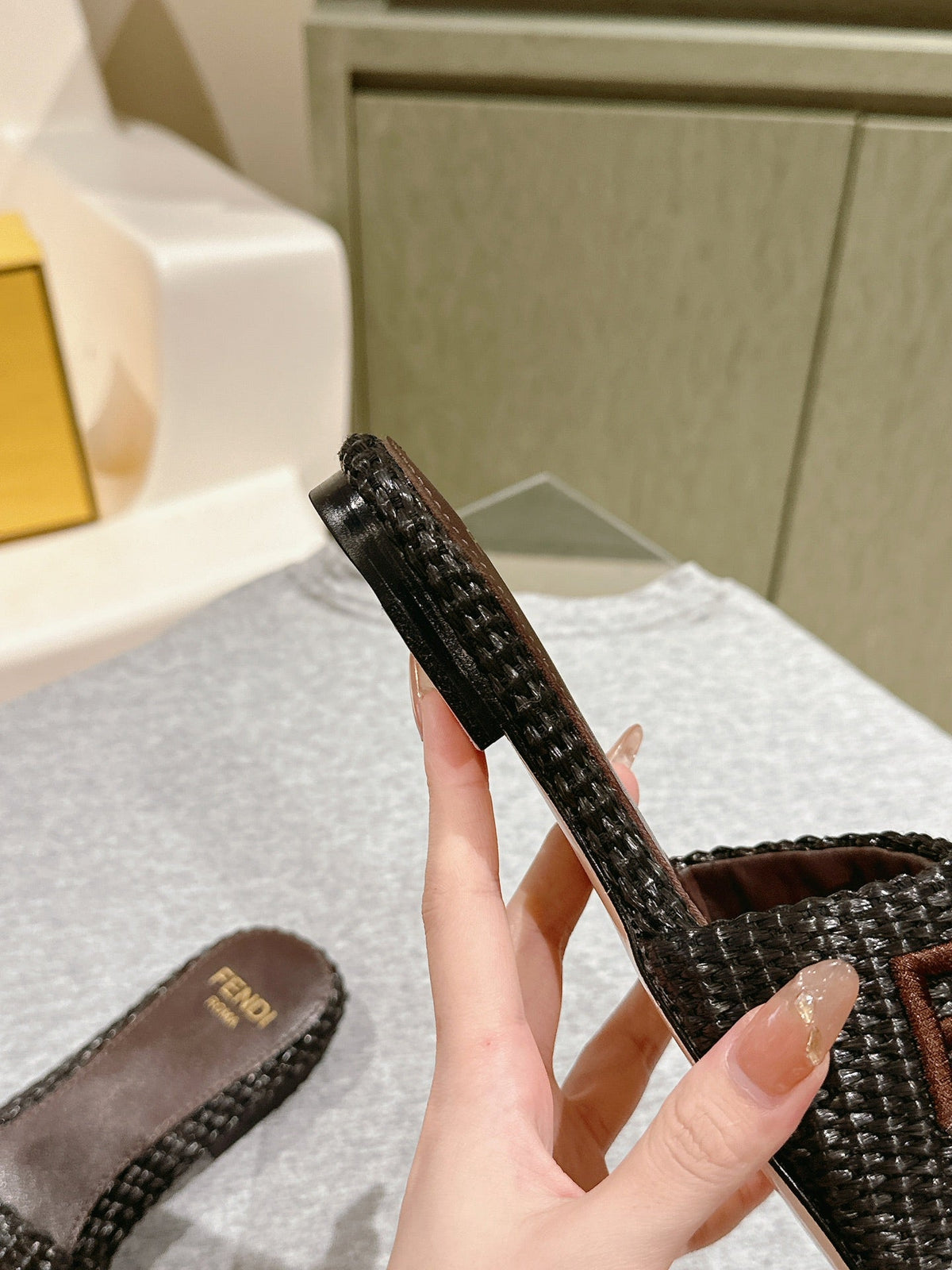 FENDI SIGNATURE MULE SLIDES IN DARK BROWN FIBRE