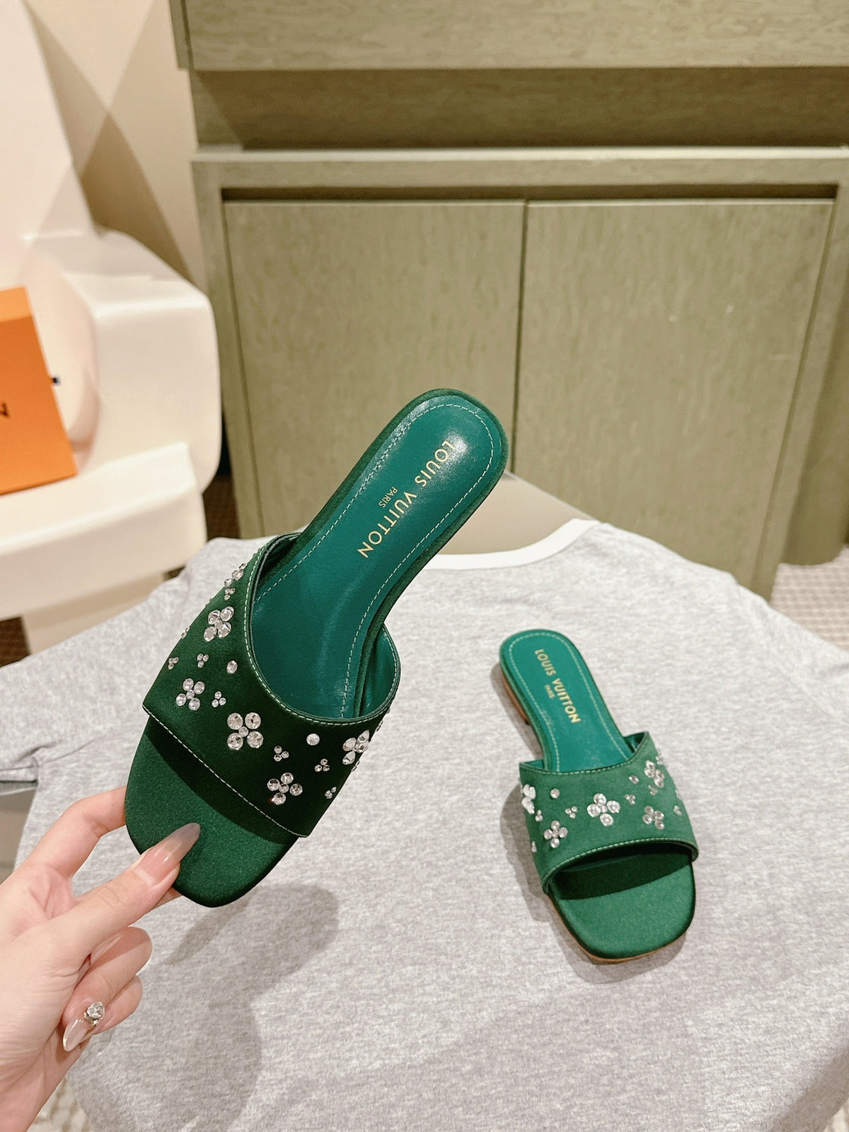 LV WOMEN FLAT MULE IN GREEN FOREST SATIN WITH RHINESTONE