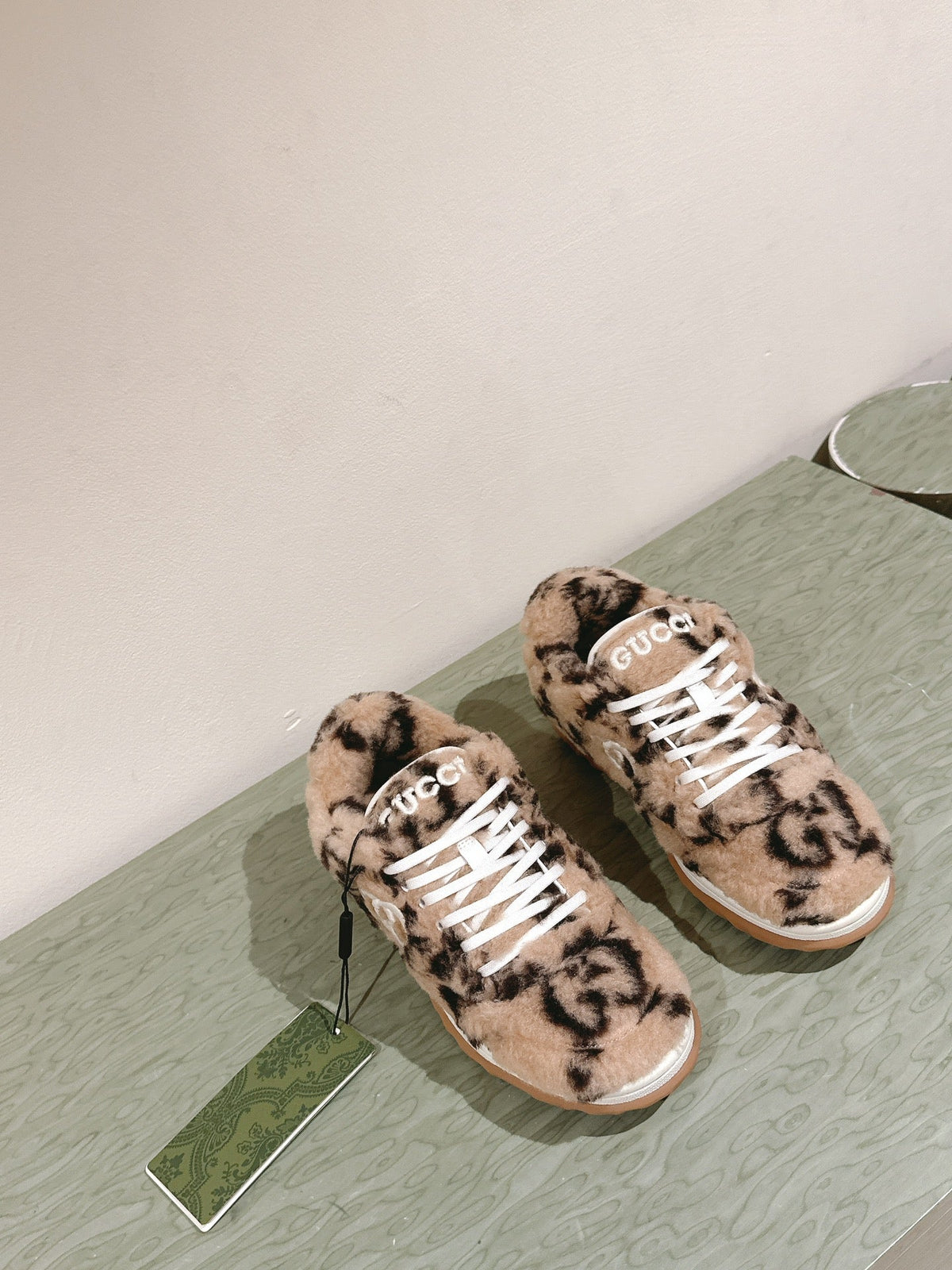 GG INTERLOCKING G SNEAKER IN BEIGE WOOL