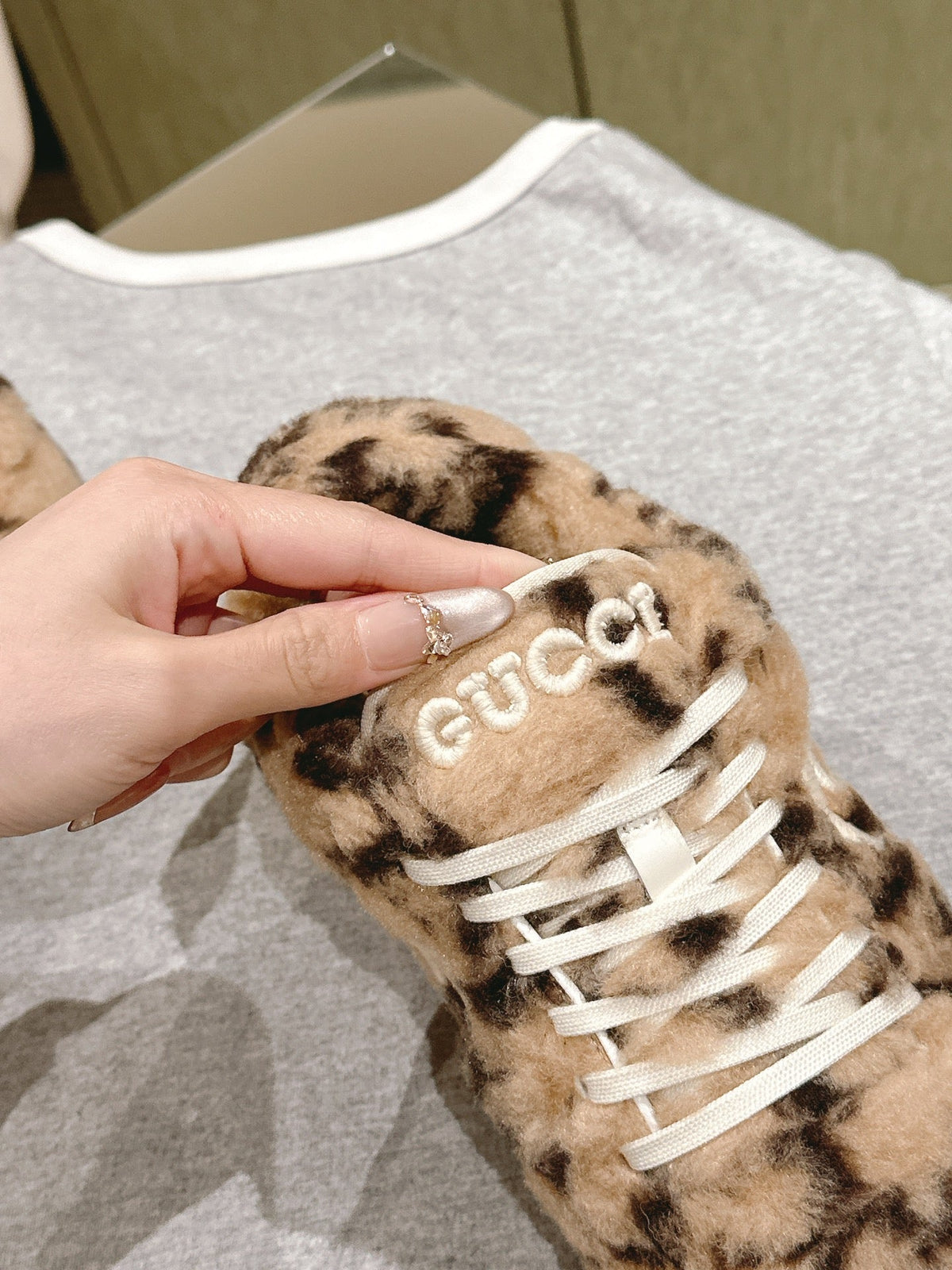 GG INTERLOCKING G SNEAKER IN BEIGE WOOL