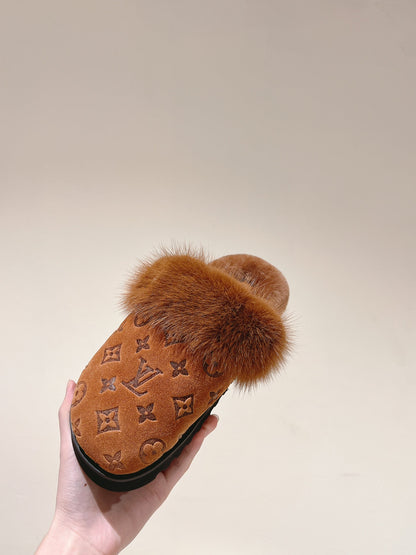 COSY FLAT COMFORT CLOG IN BRONZE BROWN MONOGRAM LAMB WOOL AND MINK FUR