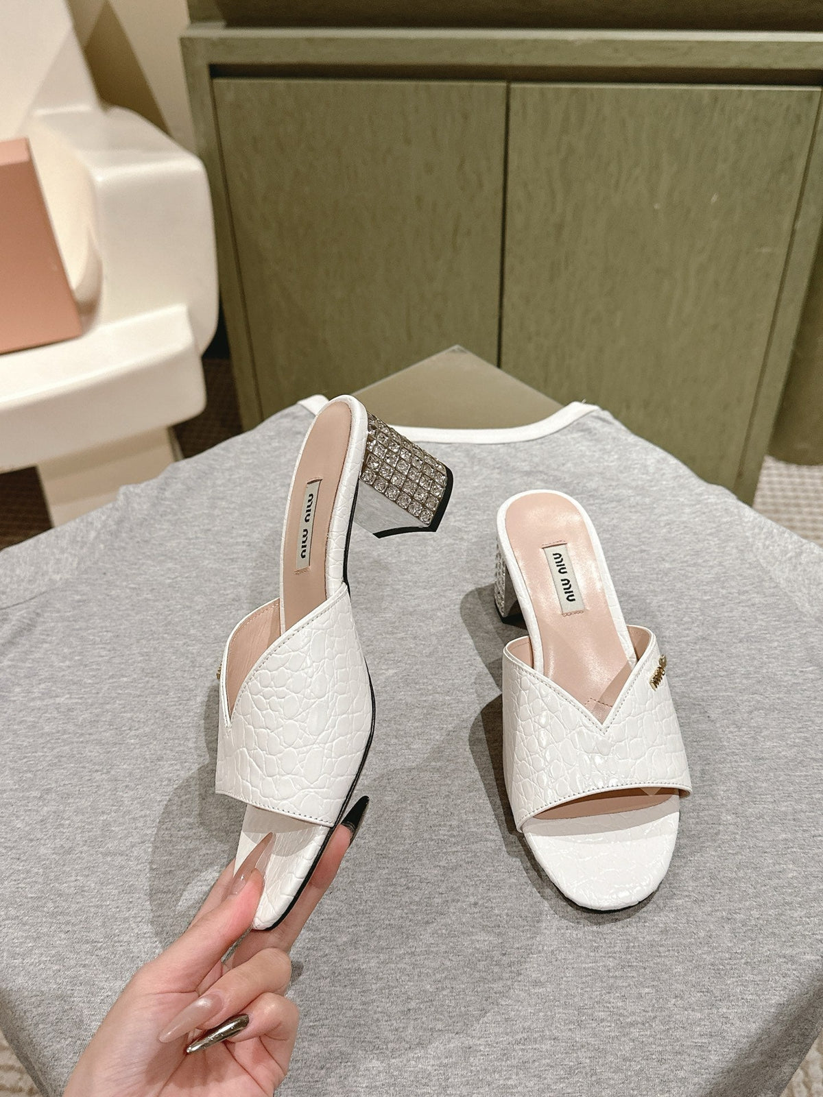 JEWELLED HEEL 55 MULE SANDALS IN WHITE CALFSKIN