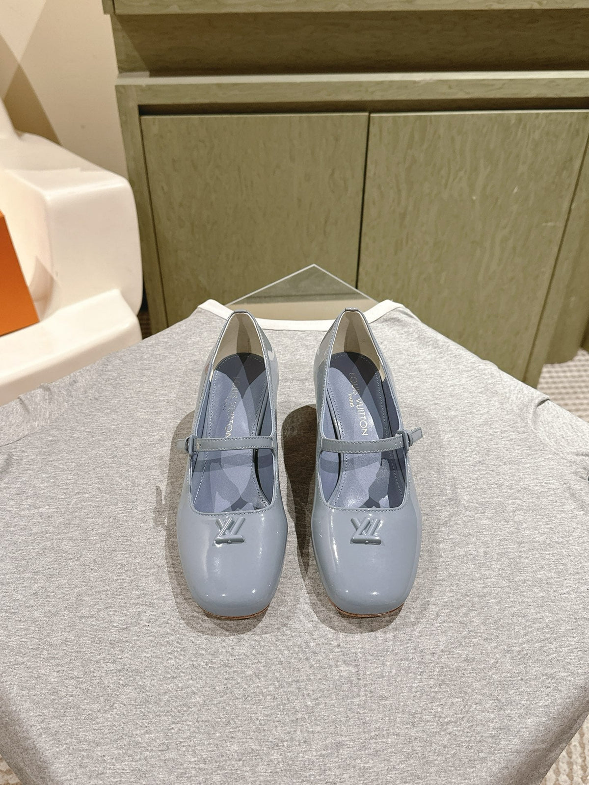 SWING HIGH MARY JANE 55 MM IN ICE BLUE PATENT CALFSKIN