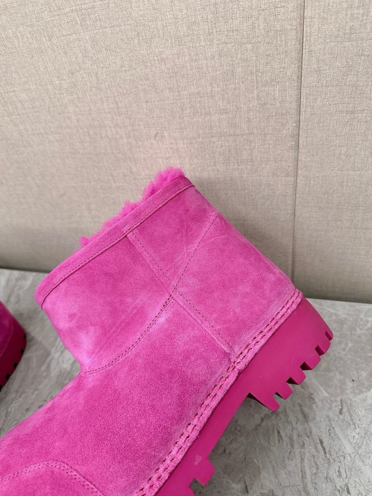 ALASKA BOOTIE IN DEEP PINK SUEDE AND WOOL LINING