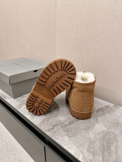 ALASKA BOOTIE IN CIDER BROWN SUEDE AND WOOL LINING