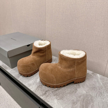ALASKA BOOTIE IN CIDER BROWN SUEDE AND WOOL LINING