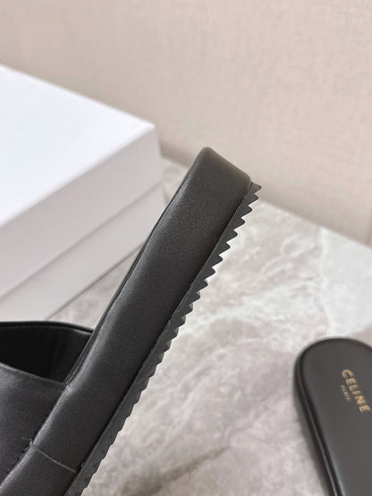 THICK-SOLED SLIDES IN BLACK SMOOTH LAMBSKIN LOGO WITH CRYSTALS