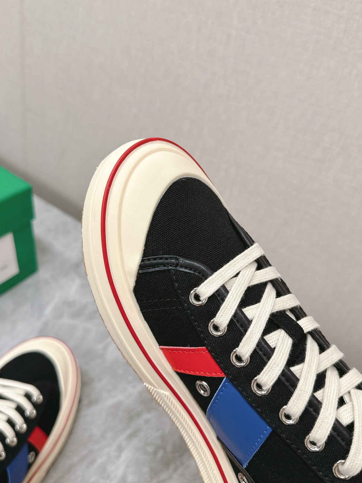 ELIOT SNEAKER IN BLACK MIX BLUE AND RED CANVAS AND CALFSKIN