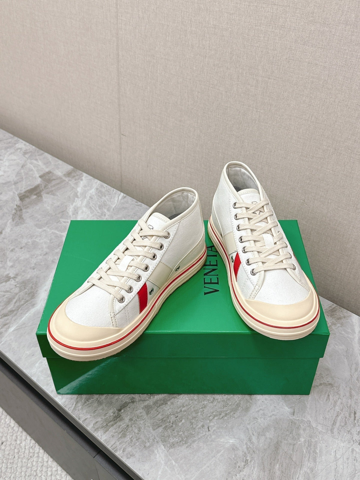 ELIOT SNEAKER IN WHITE MIX CHERRY RED CANVAS AND CALFSKIN