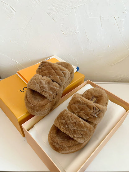 LV SUNSET PLATFORM COMFORT MULE IN CHOCOLATE BROWN SHEARLING