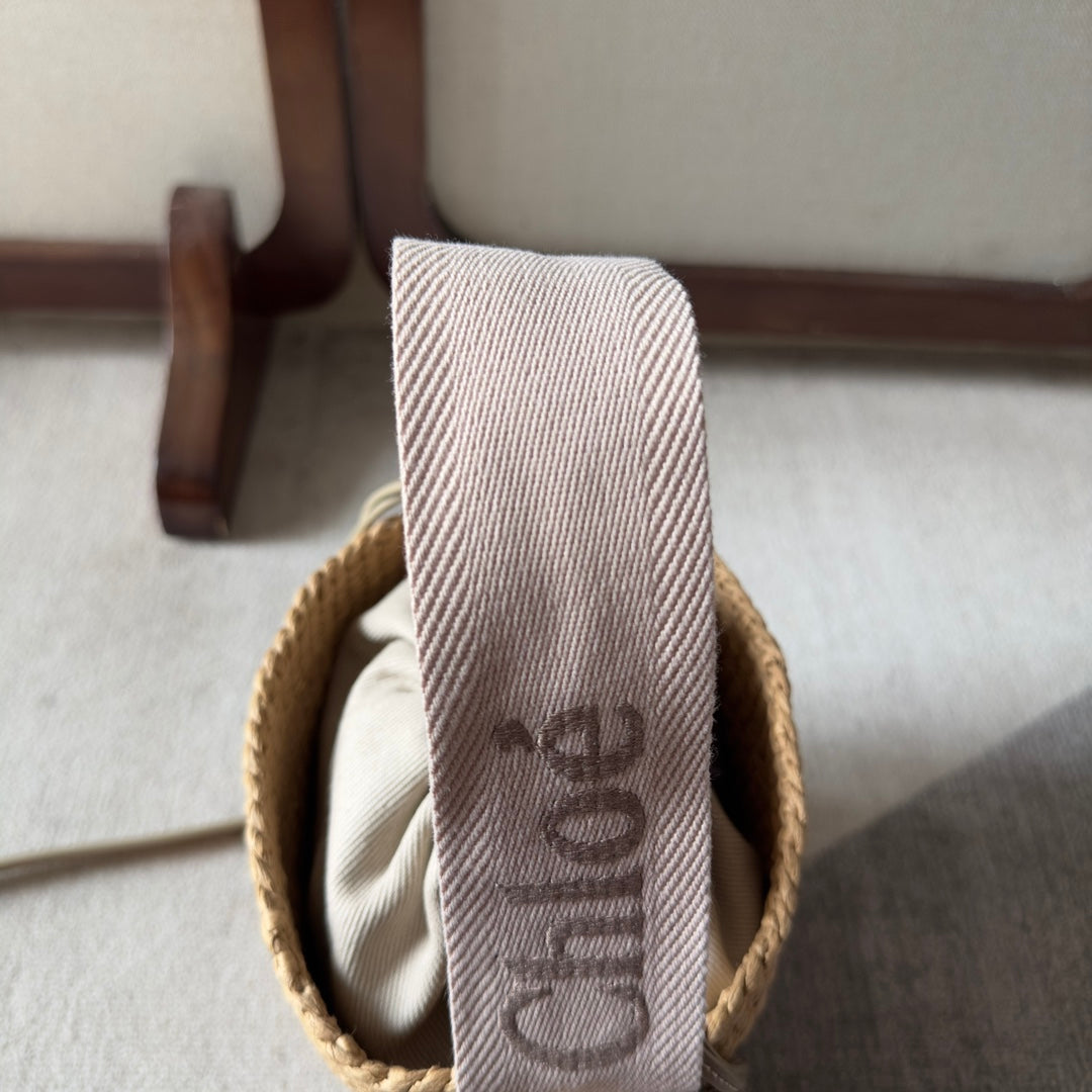 SMALL WOODY BASKET 17 IN NATURAL FIBERS BLUSHY BEIGE WEBBING BROWN CALFSKIN