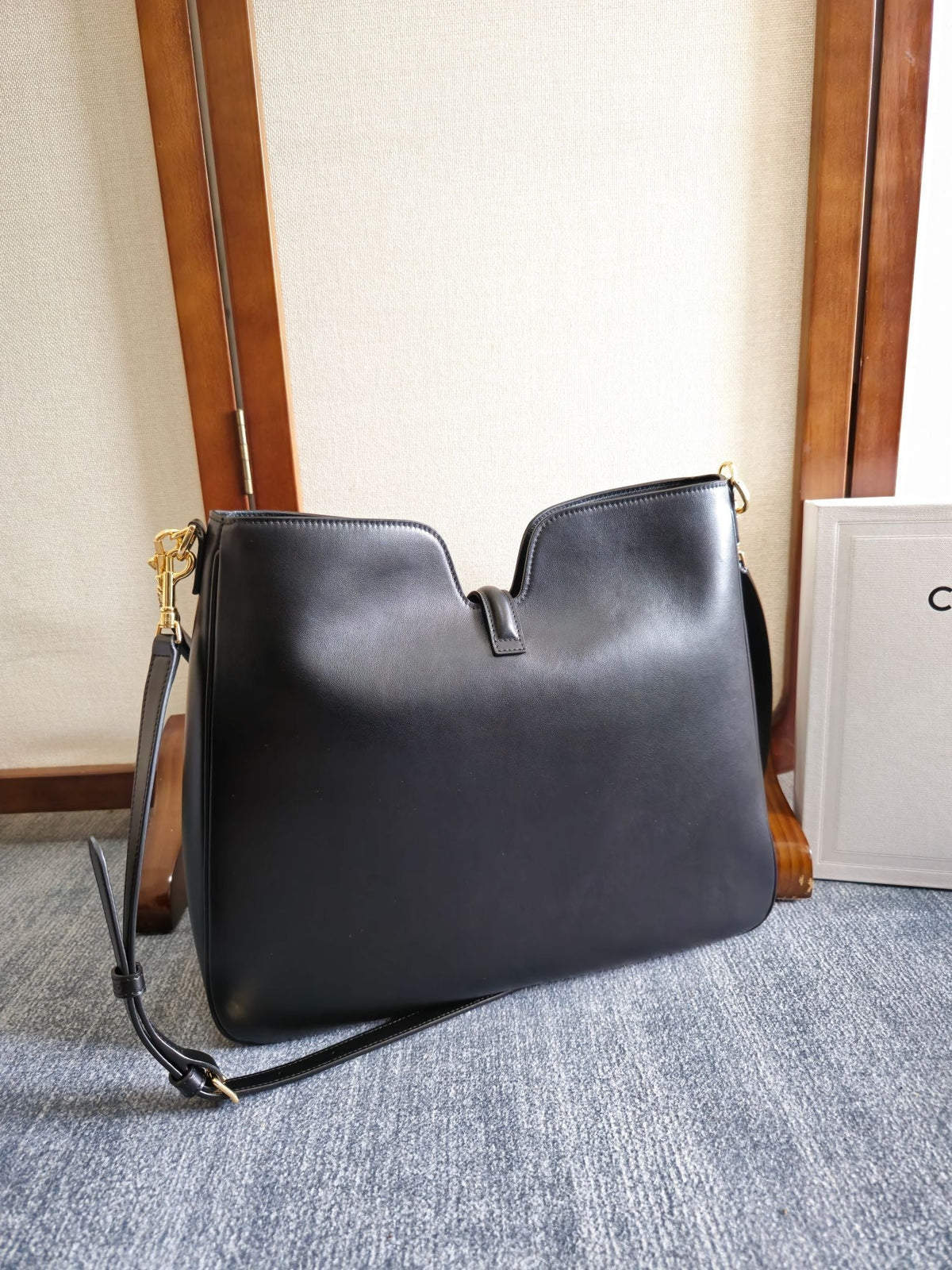 MEDIUM CAMILLE 16 SOFT BAG 36 BLACK IN SMOOTH CALFSKIN