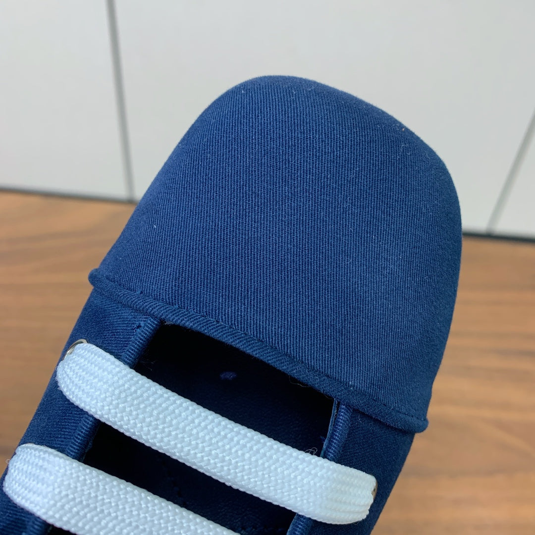 LACE-UP HIGH SHOES IN NAVY BLUE CANVAS