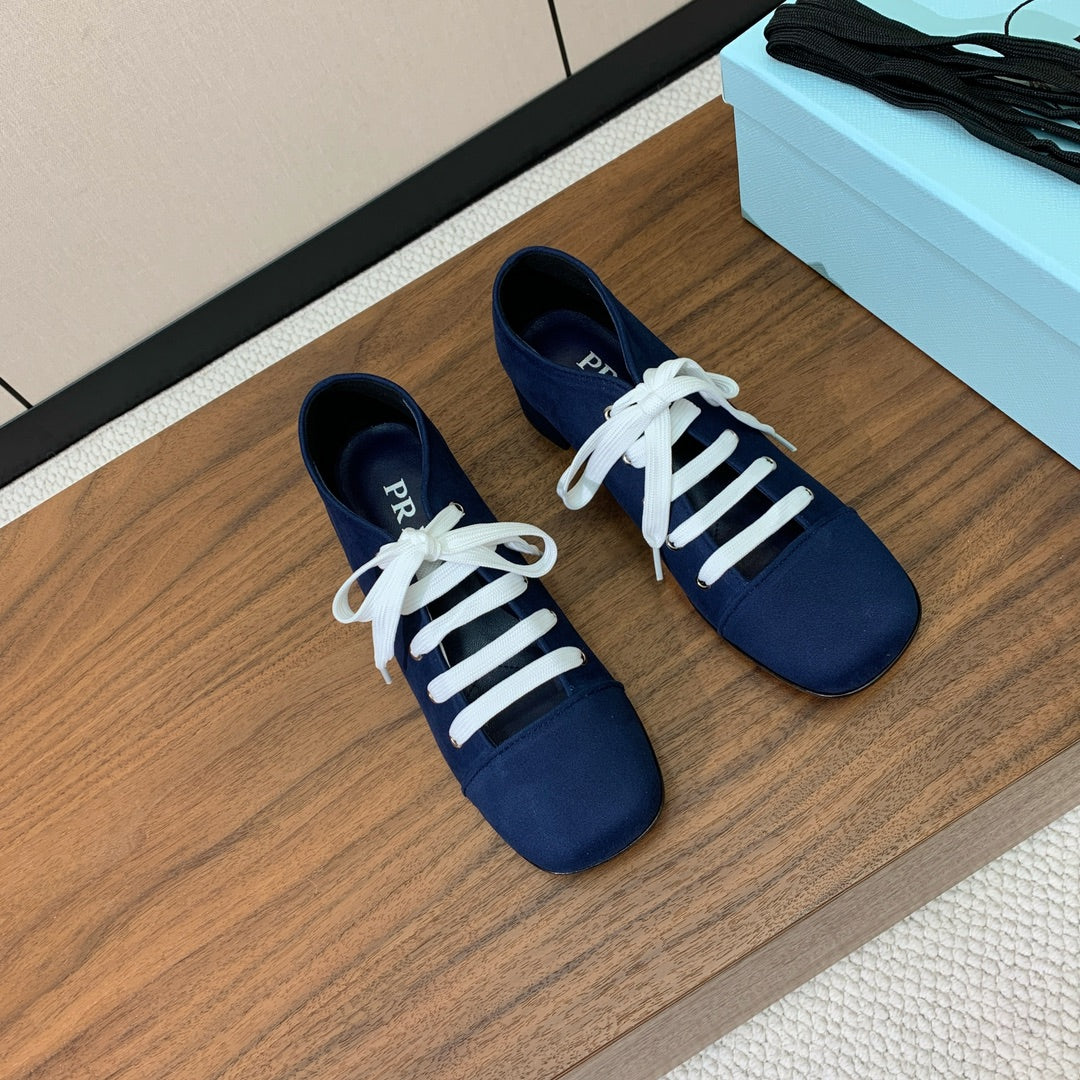 LACE-UP HIGH SHOES IN NAVY BLUE CANVAS