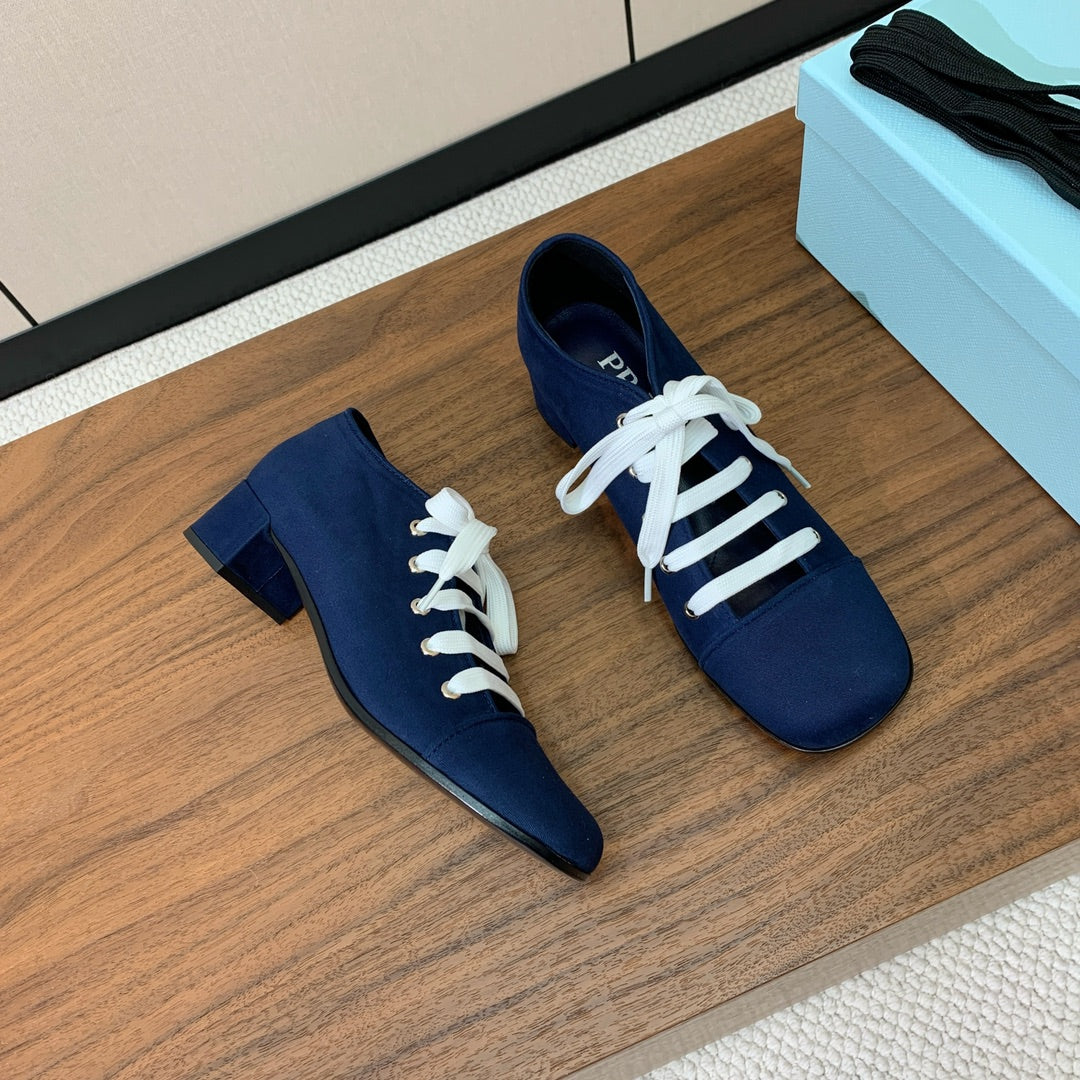 LACE-UP HIGH SHOES IN NAVY BLUE CANVAS
