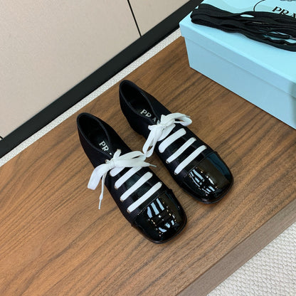 LACE-UP HIGH SHOES IN BLACK SILK MIX GLOSSY CALFSKIN