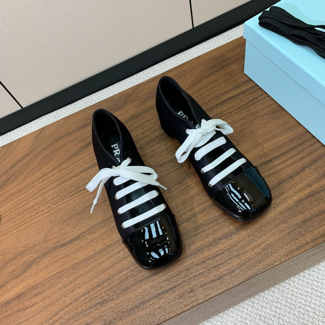 LACE-UP HIGH SHOES IN BLACK SILK MIX GLOSSY CALFSKIN