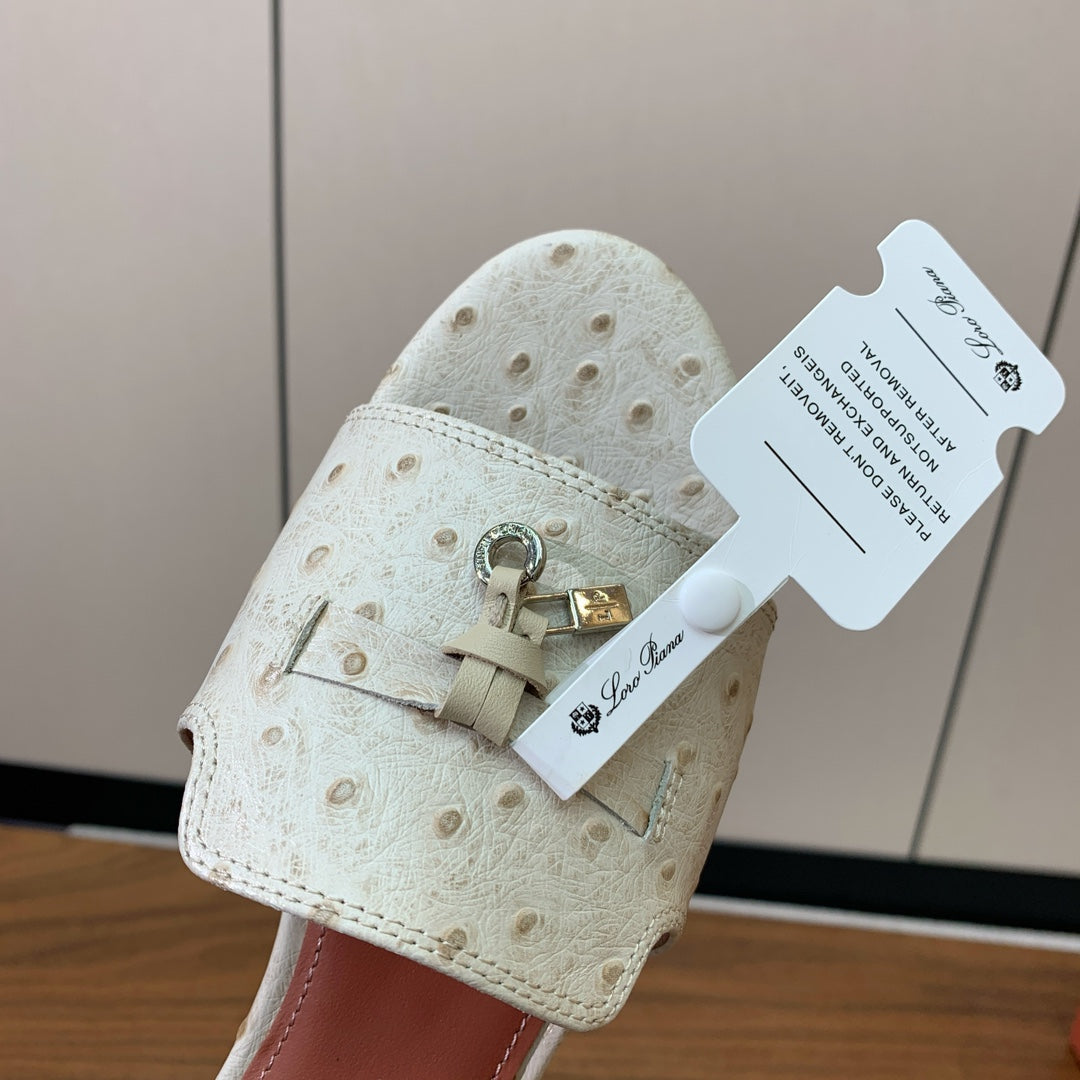 FLAT SLIPPERS IN CREAM WHITE LAMBSKIN OSTRICH SKIN