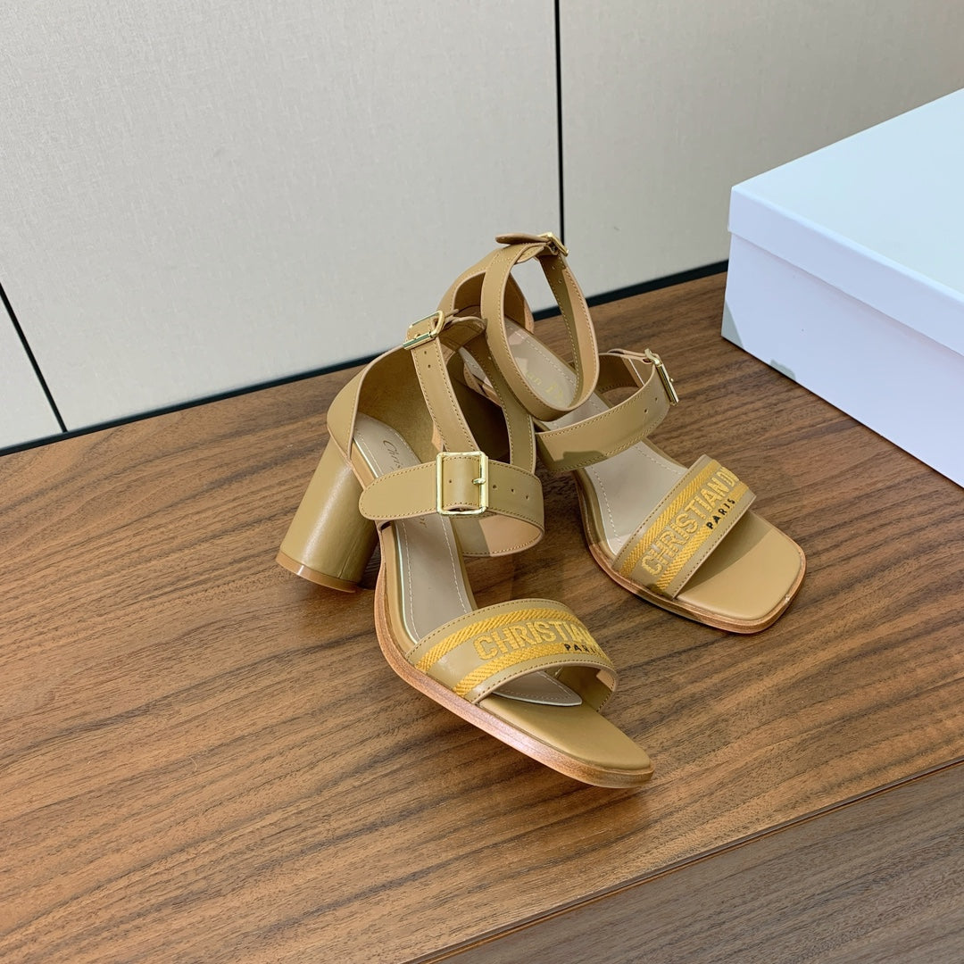 THREE-STRAP HIGH-HEELED EMBROIDERED SANDALS CAMEL BROWN