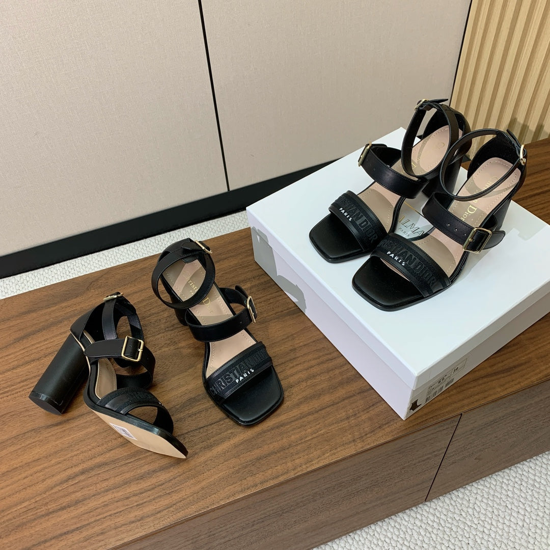 THREE-STRAP HIGH-HEELED EMBROIDERED SANDALS BLACK