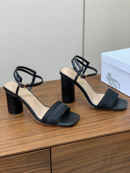 HIGH HEEL EMBROIDERED SANDAL IN BLACK CALFSKIN AND WOVEN STRAPS