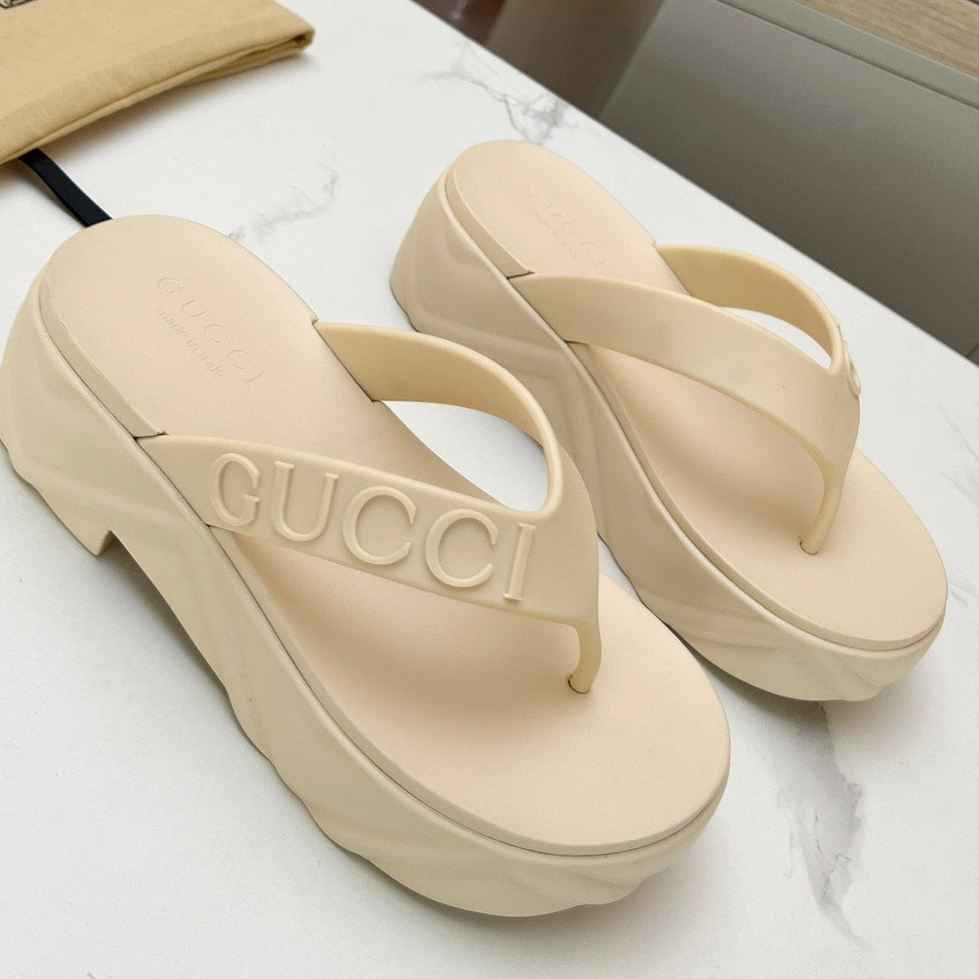 THONG PLATFORM IN BEIGE CREAM IMPORTED TPU