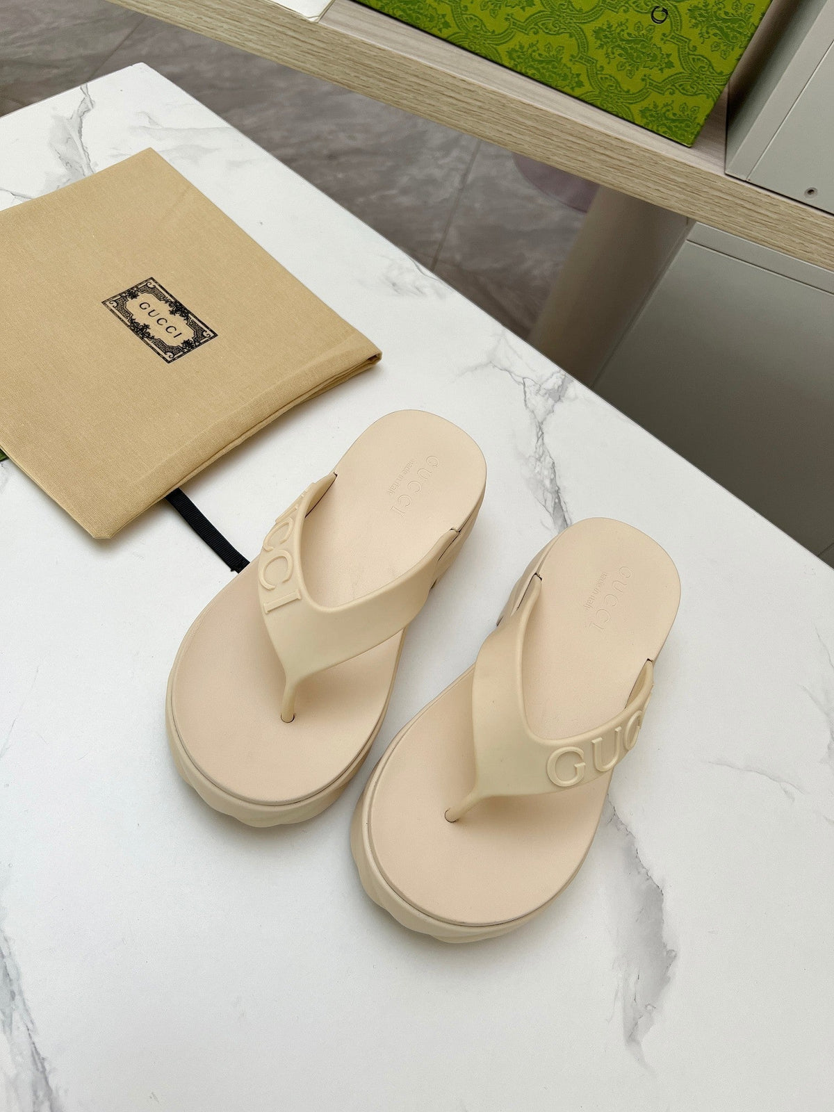 THONG PLATFORM IN BEIGE CREAM IMPORTED TPU