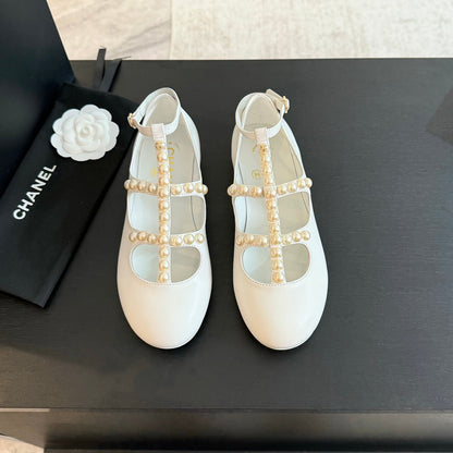 MARY JANES SHOES WHITE GOATSKIN WITH FAUX PEARL