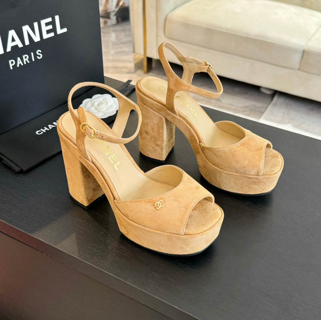 HIGH HEEL PLATFORM SANDALS IN SAND YELLOW SUEDE