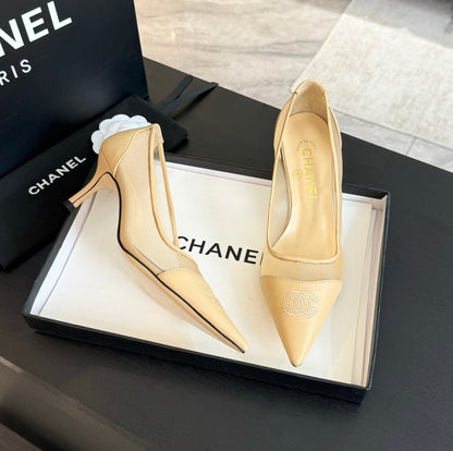 MESH LOGO HEELS IN BEIGE LAMBSKIN