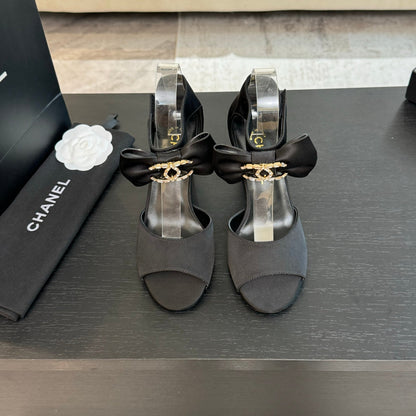 HIGH SANDAL OPEN TOE IN BLACK SATIN