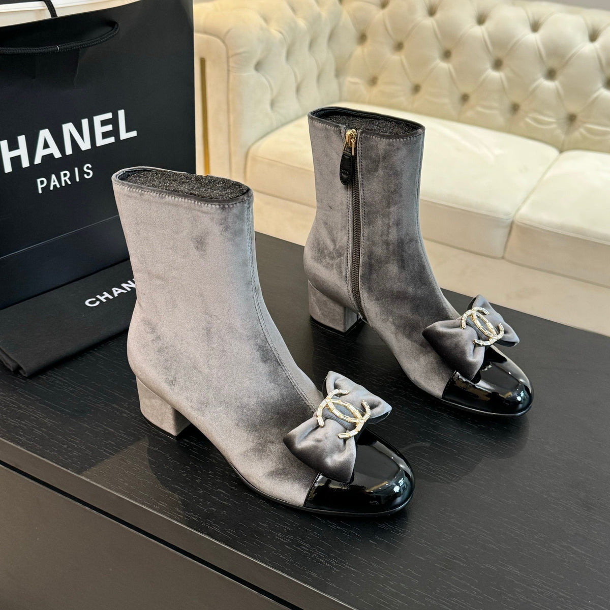 SHORT BOOTS IN DOLPHIN GRAY VELVET AND BLACK LAMBSKIN