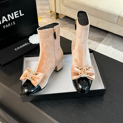SHORT BOOTS IN PEACH PINK VELVET AND BLACK LAMBSKIN