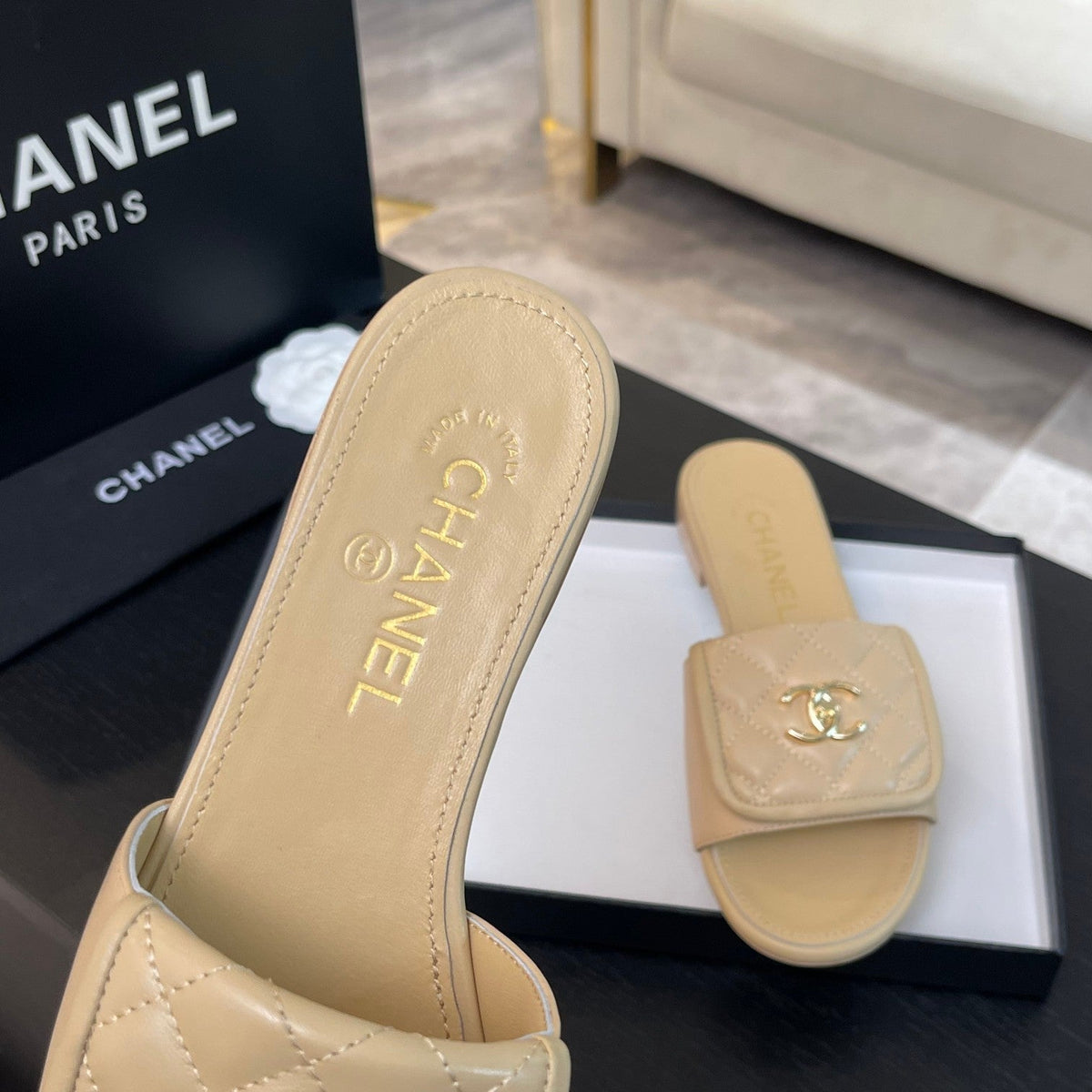 FLAT MULE IN TUSCAN BEIGE LAMBSKIN