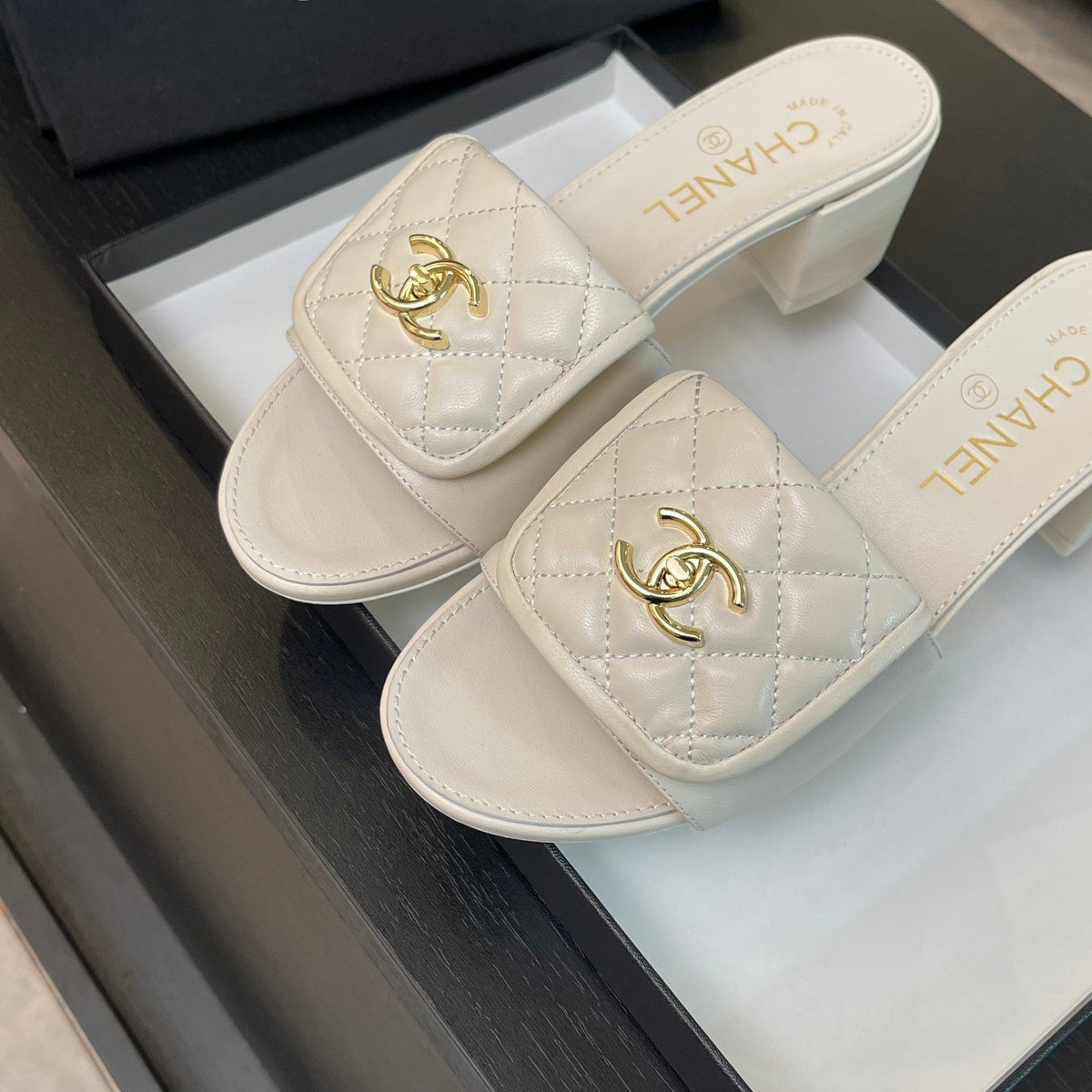 MID-HEEL 5 CM MULE IN WHITE LAMBSKIN