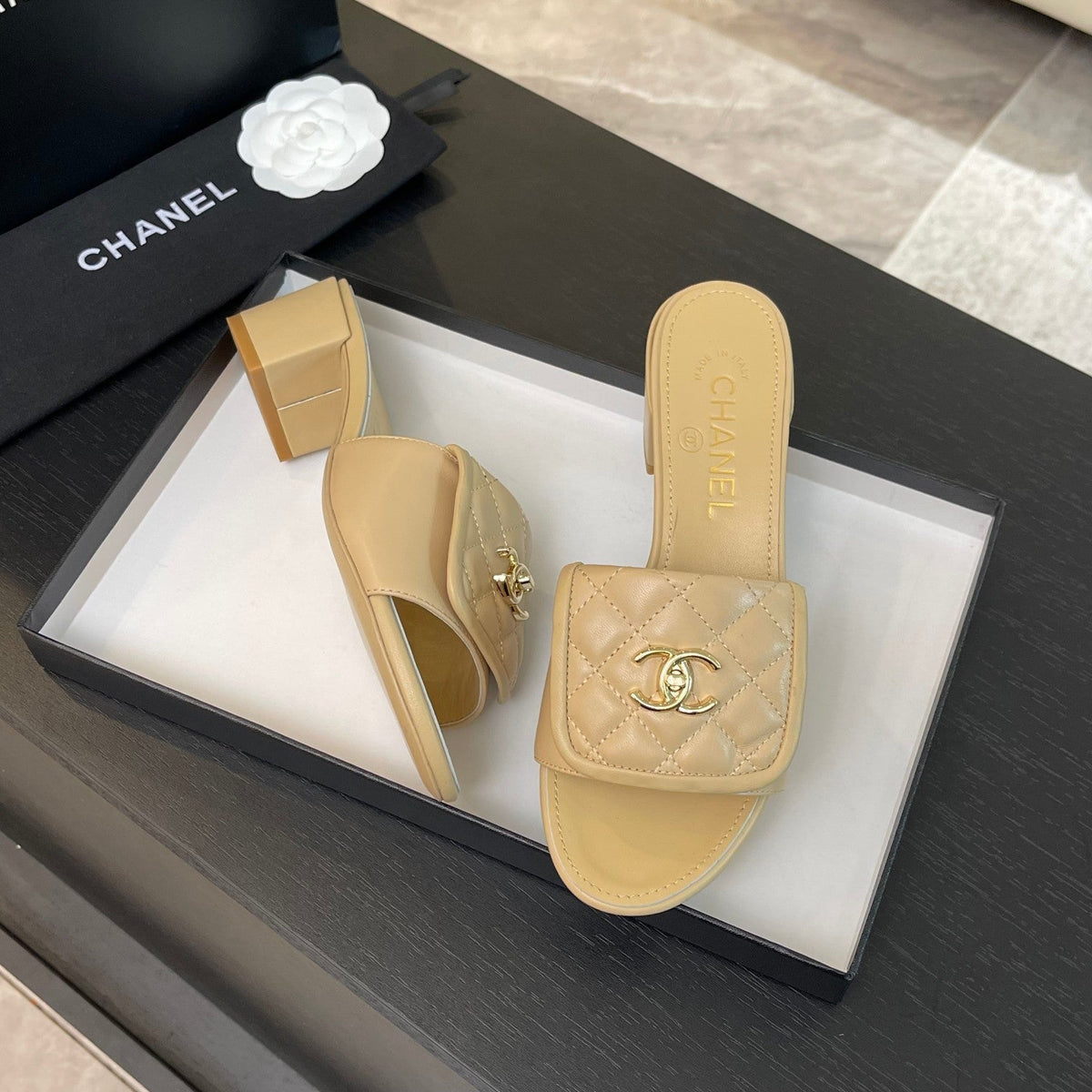 MID-HEEL 5 CM MULE IN TUSCAN BEIGE LAMBSKIN
