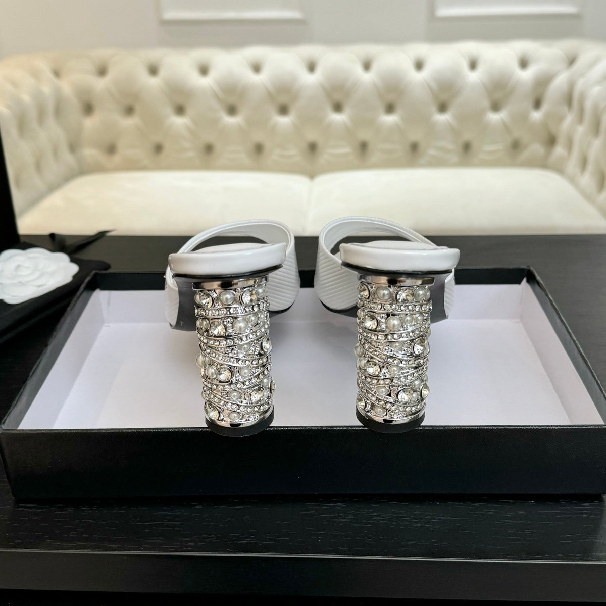 T-STRAP PEARL HEEL 85 MM SANDALS IN WHITE LAMBSKIN MULE