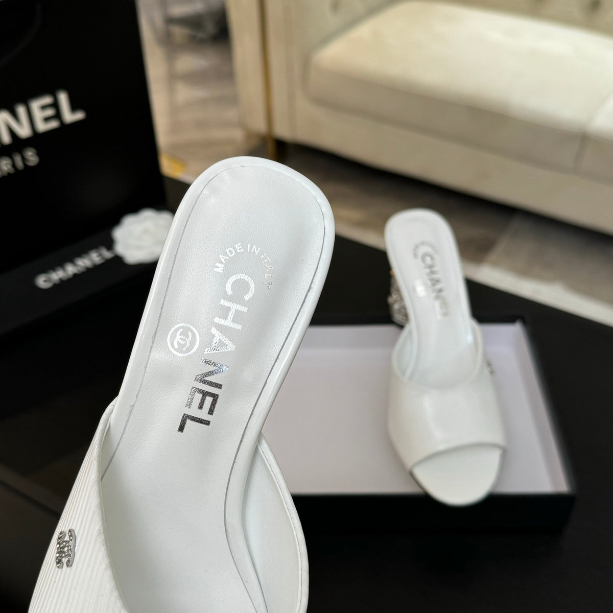 T-STRAP PEARL HEEL 85 MM SANDALS IN WHITE LAMBSKIN MULE