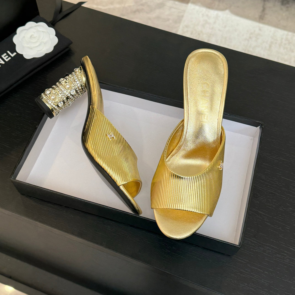 T-STRAP PEARL HEEL 85 MM SANDALS IN GOLD LAMBSKIN MULE