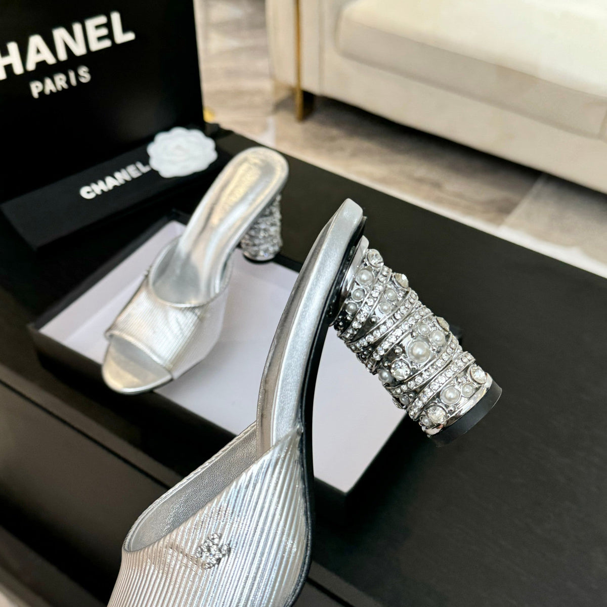 T-STRAP PEARL HEEL 85 MM SANDALS IN SILVER LAMBSKIN MULE