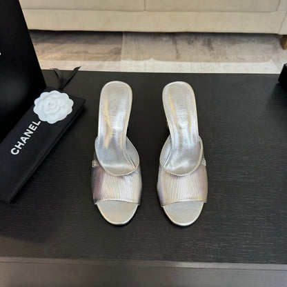 T-STRAP PEARL HEEL 85 MM SANDALS IN SILVER LAMBSKIN MULE