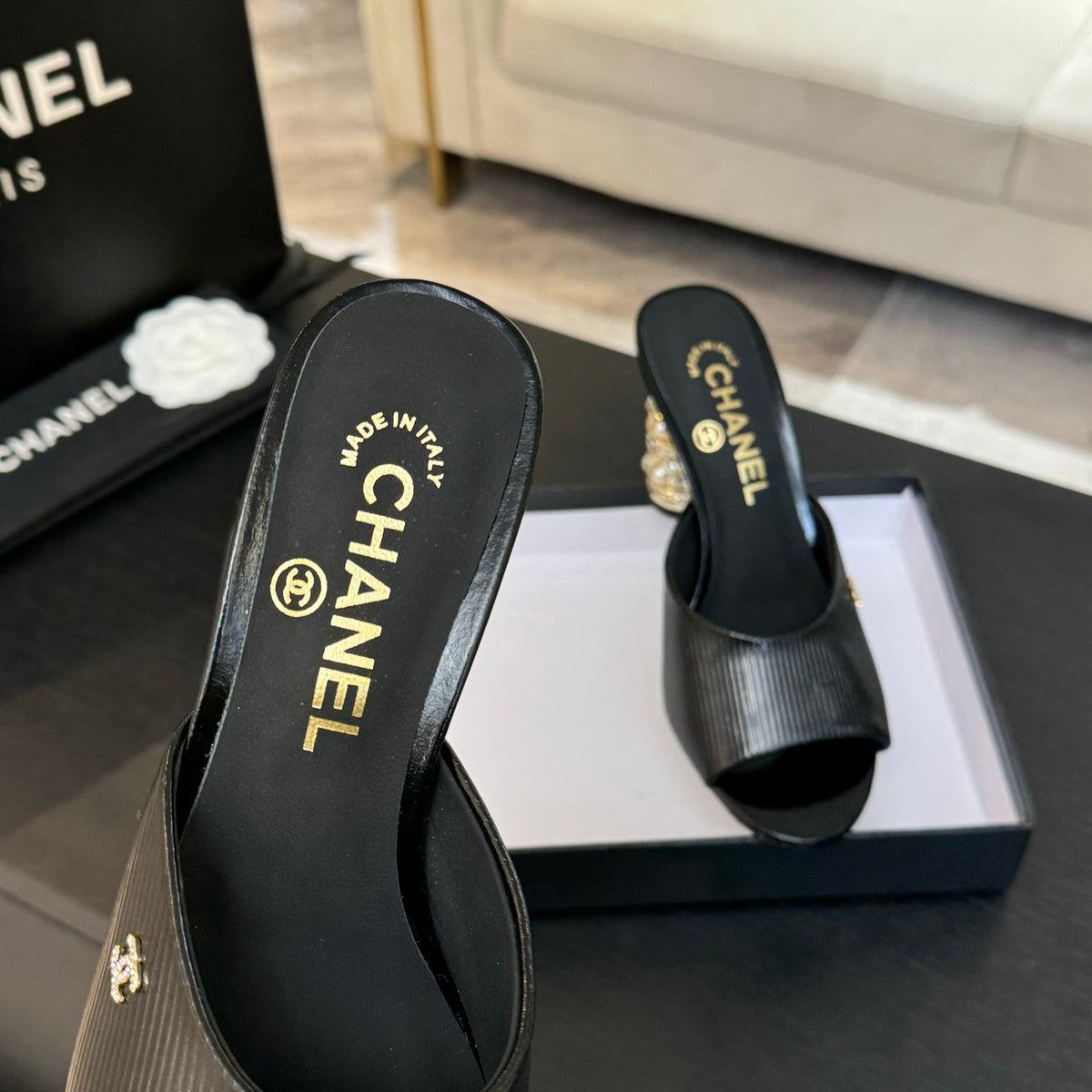 T-STRAP PEARL HEEL 85 MM SANDALS IN BLACK LAMBSKIN MULE