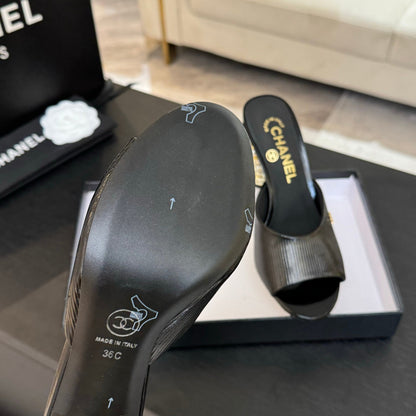 T-STRAP PEARL HEEL 85 MM SANDALS IN BLACK LAMBSKIN MULE