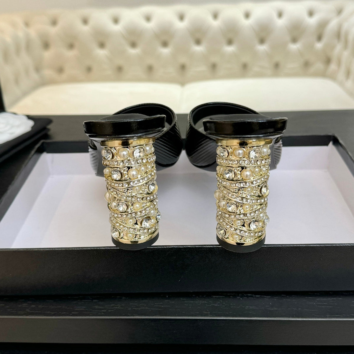 T-STRAP PEARL HEEL 85 MM SANDALS IN BLACK LAMBSKIN MULE