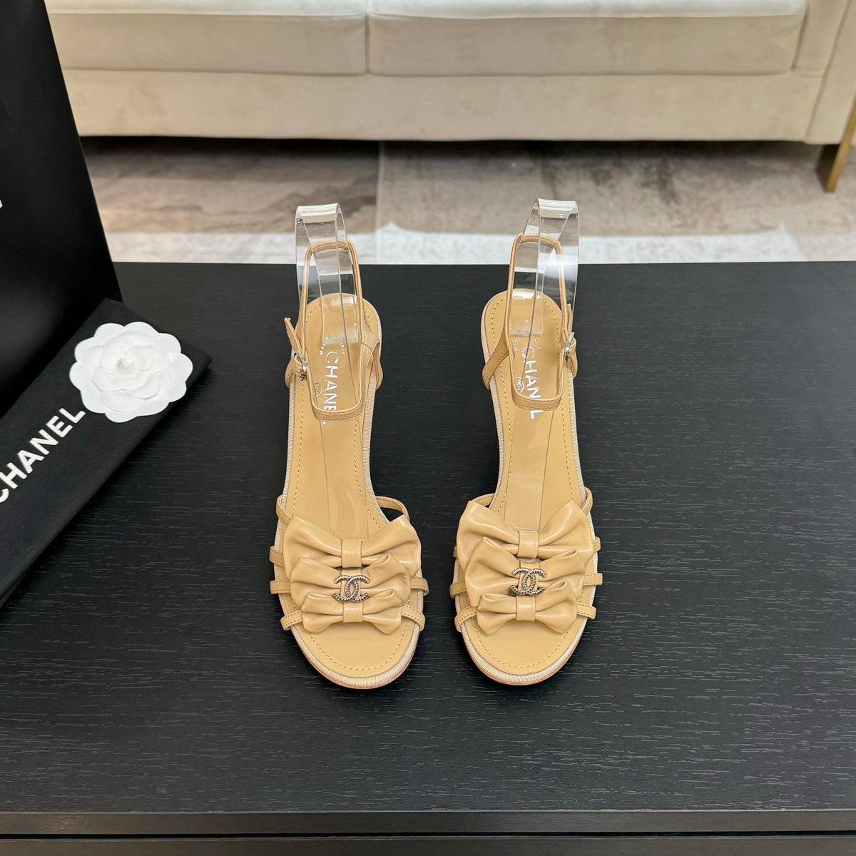HIGH HEEL SANDAL WITH BOW IN BEIGE LAMBSKIN