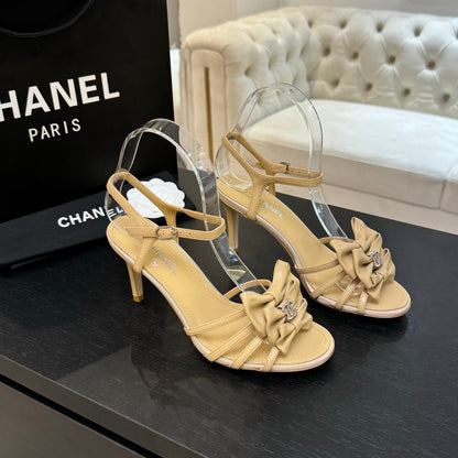 HIGH HEEL SANDAL WITH BOW IN BEIGE LAMBSKIN
