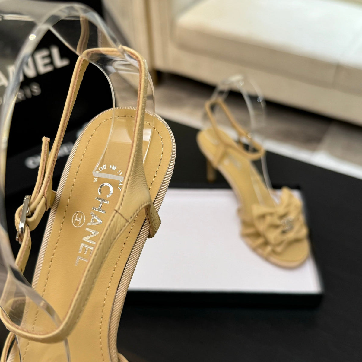 HIGH HEEL SANDAL WITH BOW IN BEIGE LAMBSKIN